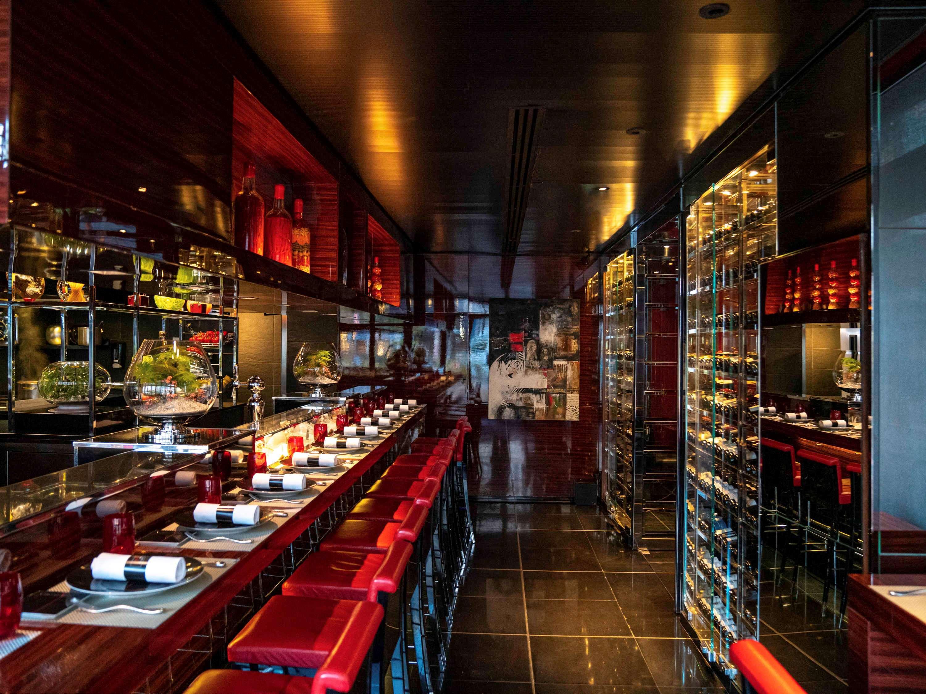 皇家庞特酒店 巴黎 外观 照片 The bar at the restaurant