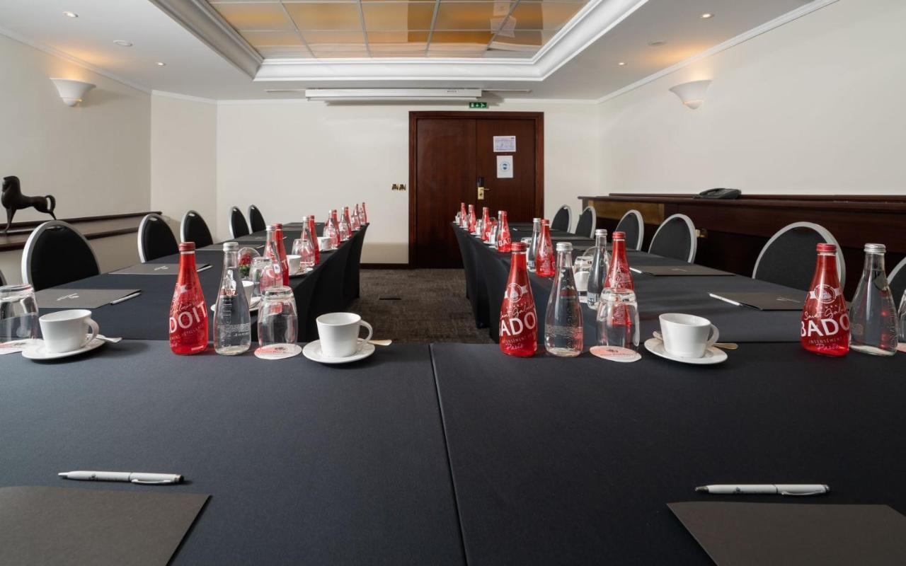皇家庞特酒店 巴黎 外观 照片 The meeting room